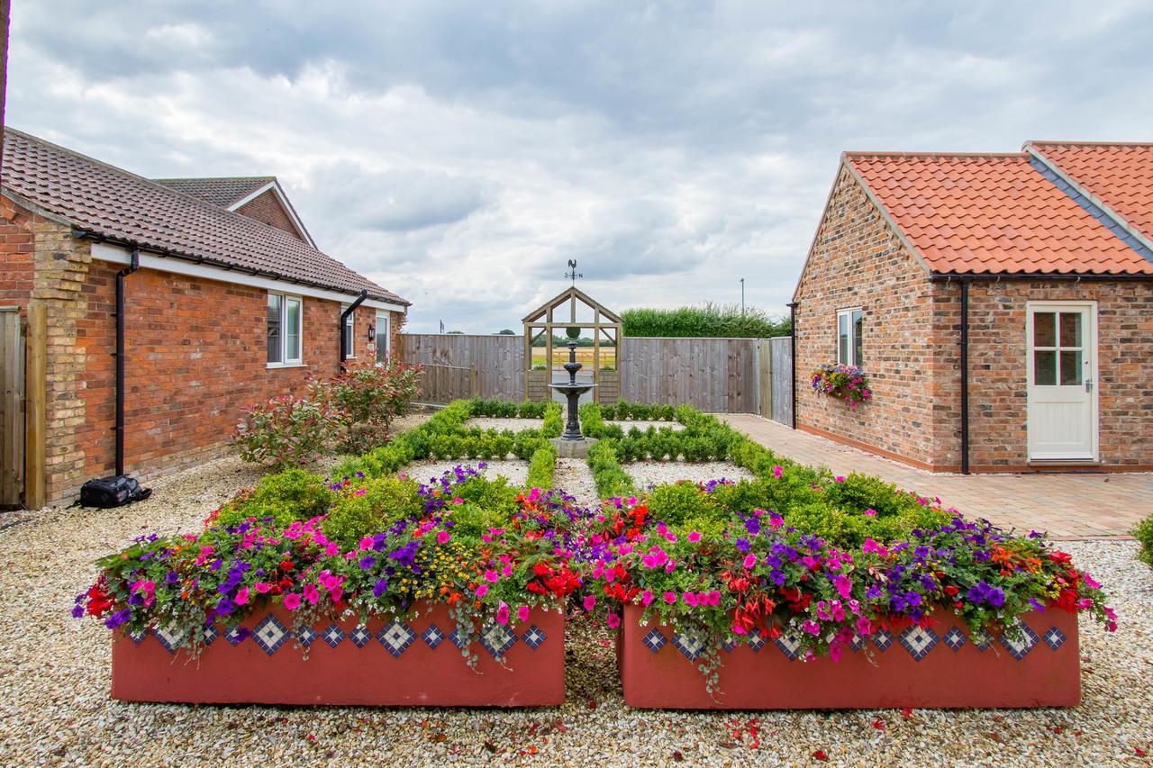 Meals Farm - Courtyard Room North Somercotes Екстериор снимка